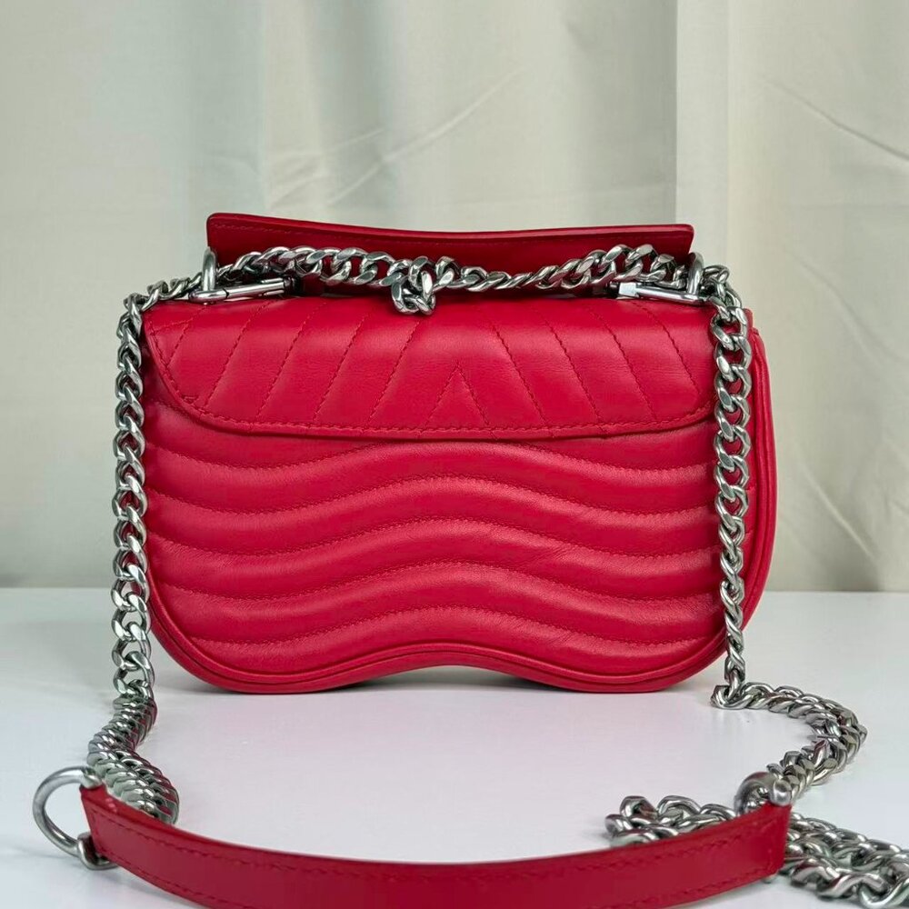 Louis Vuitton Red New Wave Chain Shoulder Bag Crossbody Style Quilted Design - Picture 4 of 9